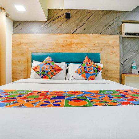 Fabexpress Amber Corp Inn - Nr Nesco Exhibition Center Mumbai Bagian luar foto