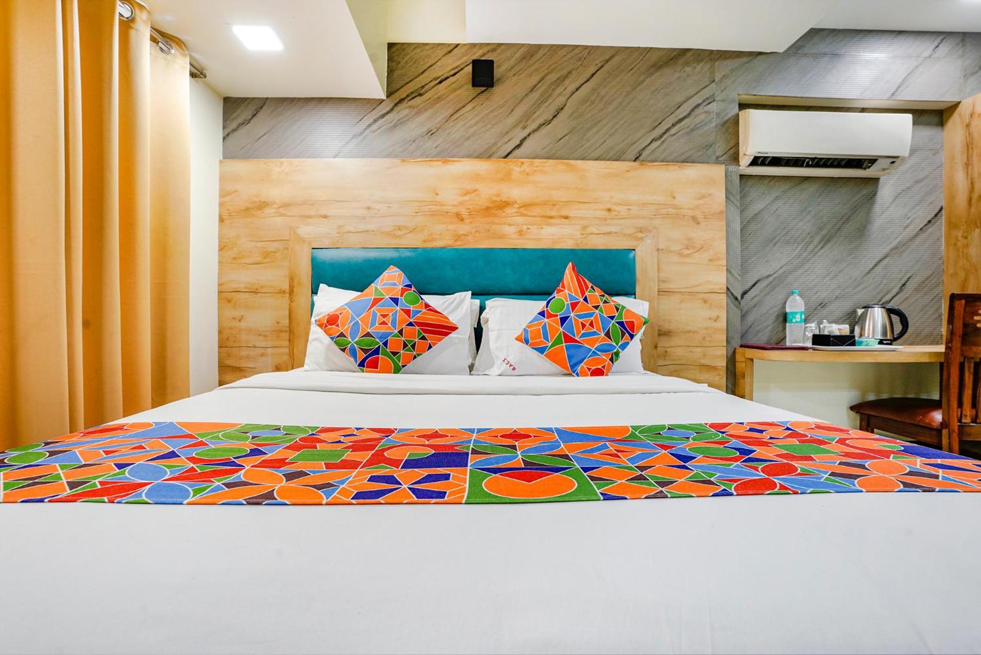 Fabexpress Amber Corp Inn - Nr Nesco Exhibition Center Mumbai Bagian luar foto