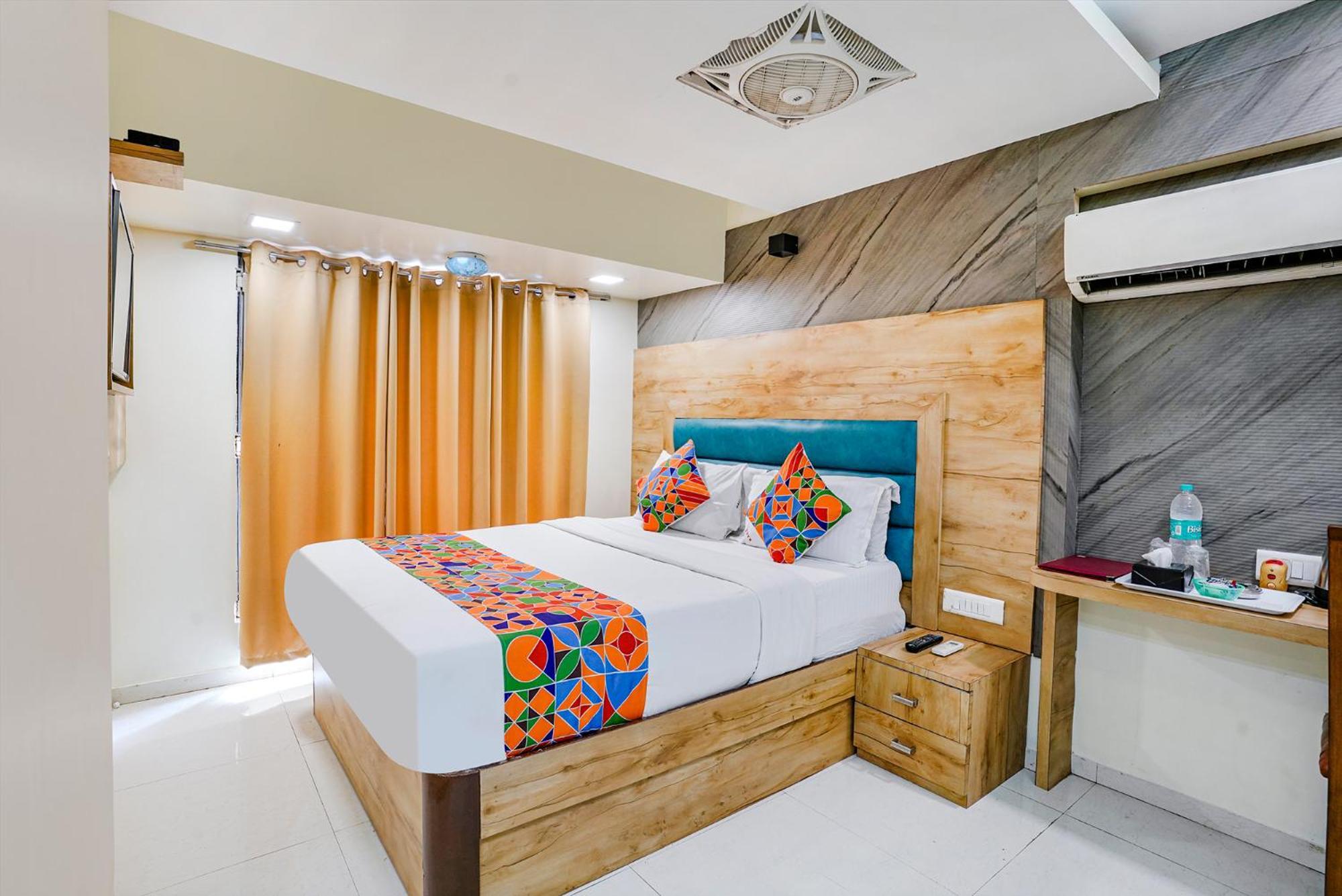 Fabexpress Amber Corp Inn - Nr Nesco Exhibition Center Mumbai Bagian luar foto