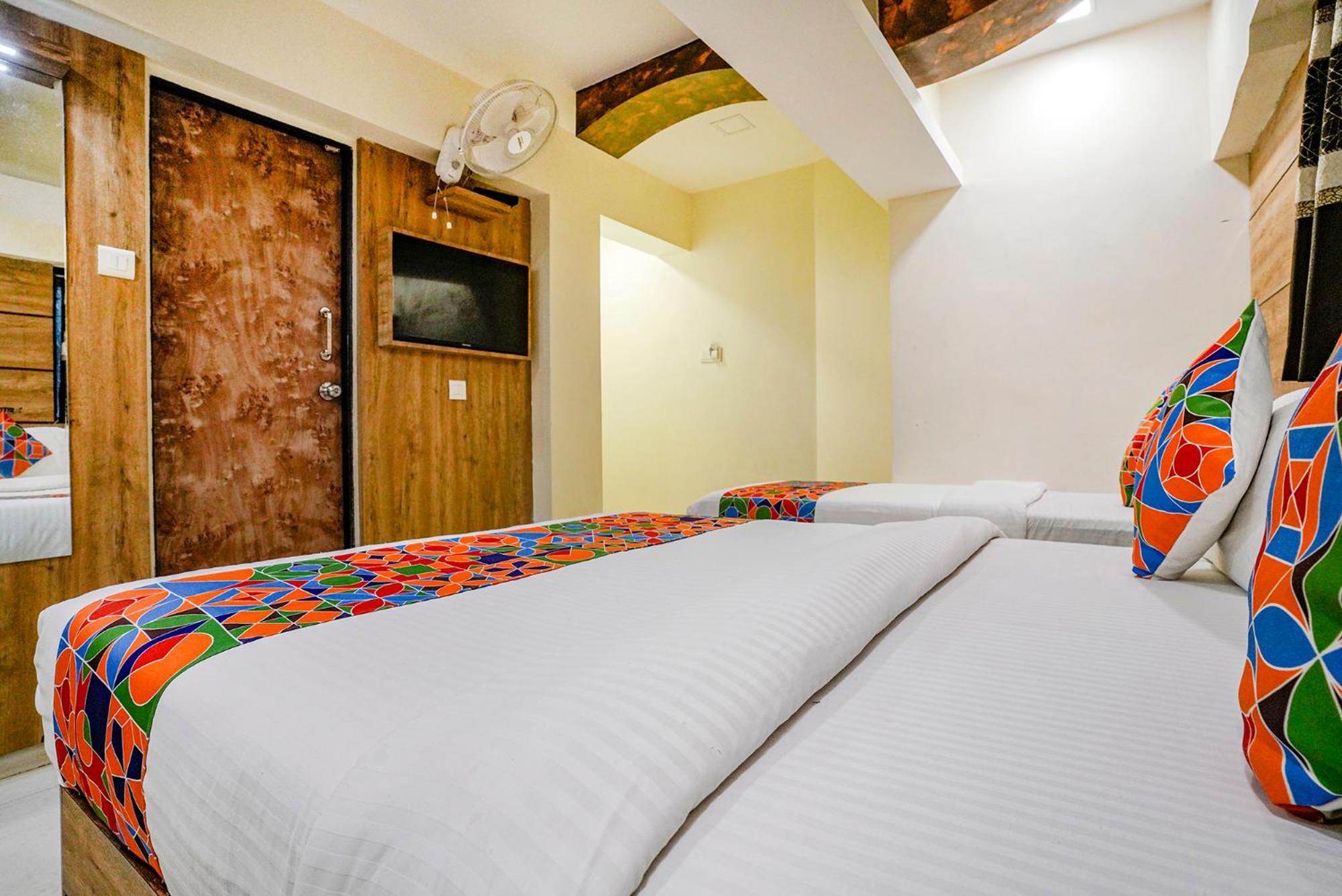 Fabexpress Amber Corp Inn - Nr Nesco Exhibition Center Mumbai Bagian luar foto
