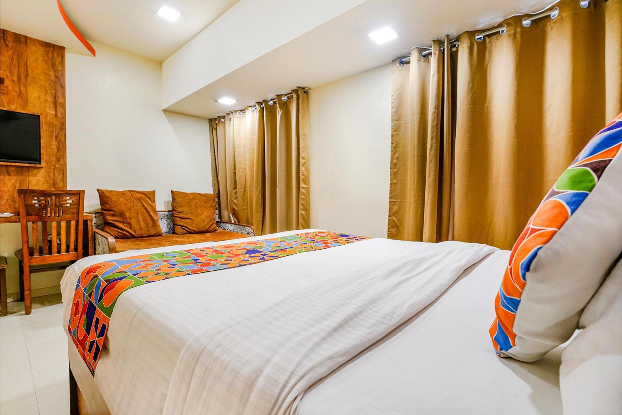 Fabexpress Amber Corp Inn - Nr Nesco Exhibition Center Mumbai Bagian luar foto