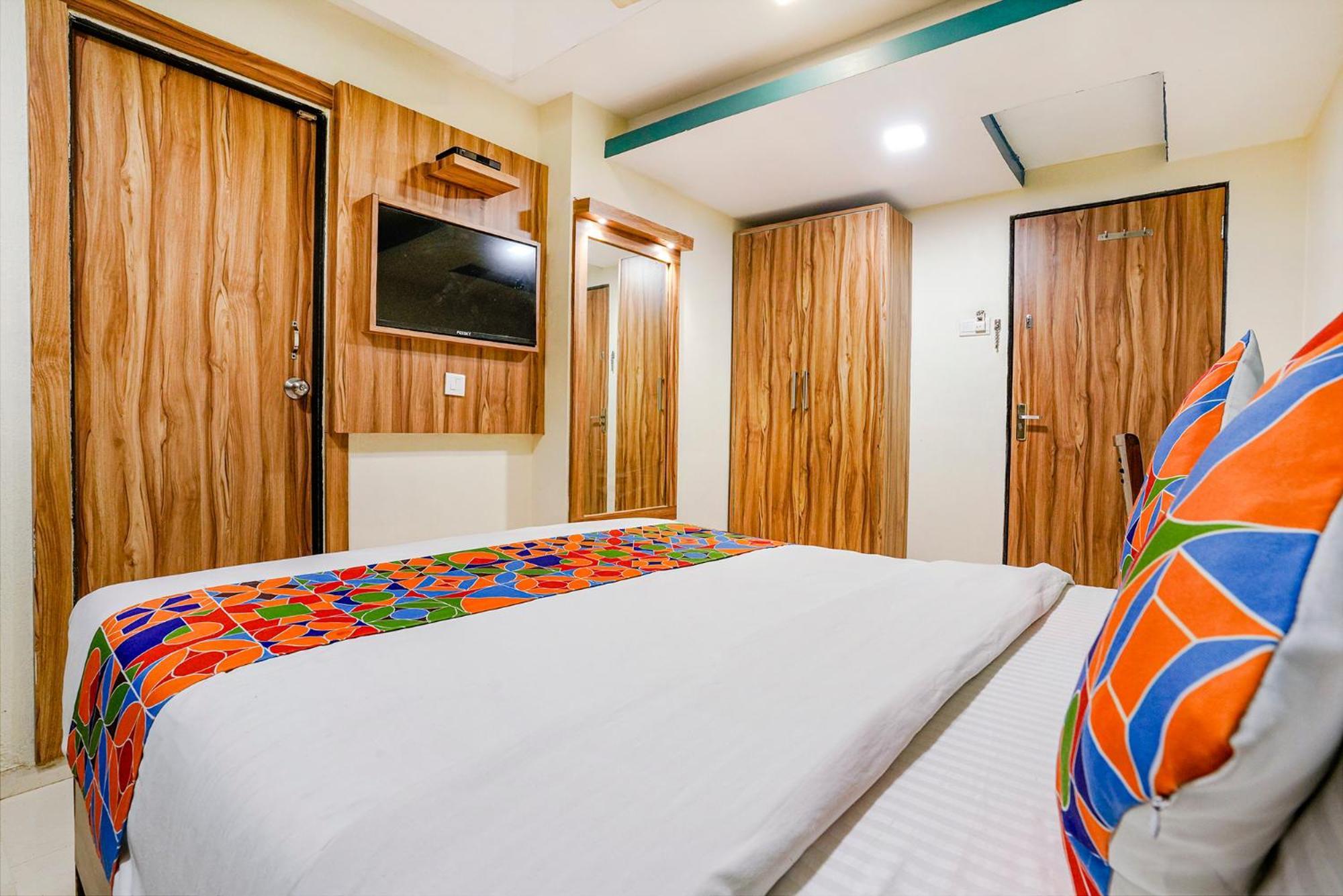 Fabexpress Amber Corp Inn - Nr Nesco Exhibition Center Mumbai Bagian luar foto