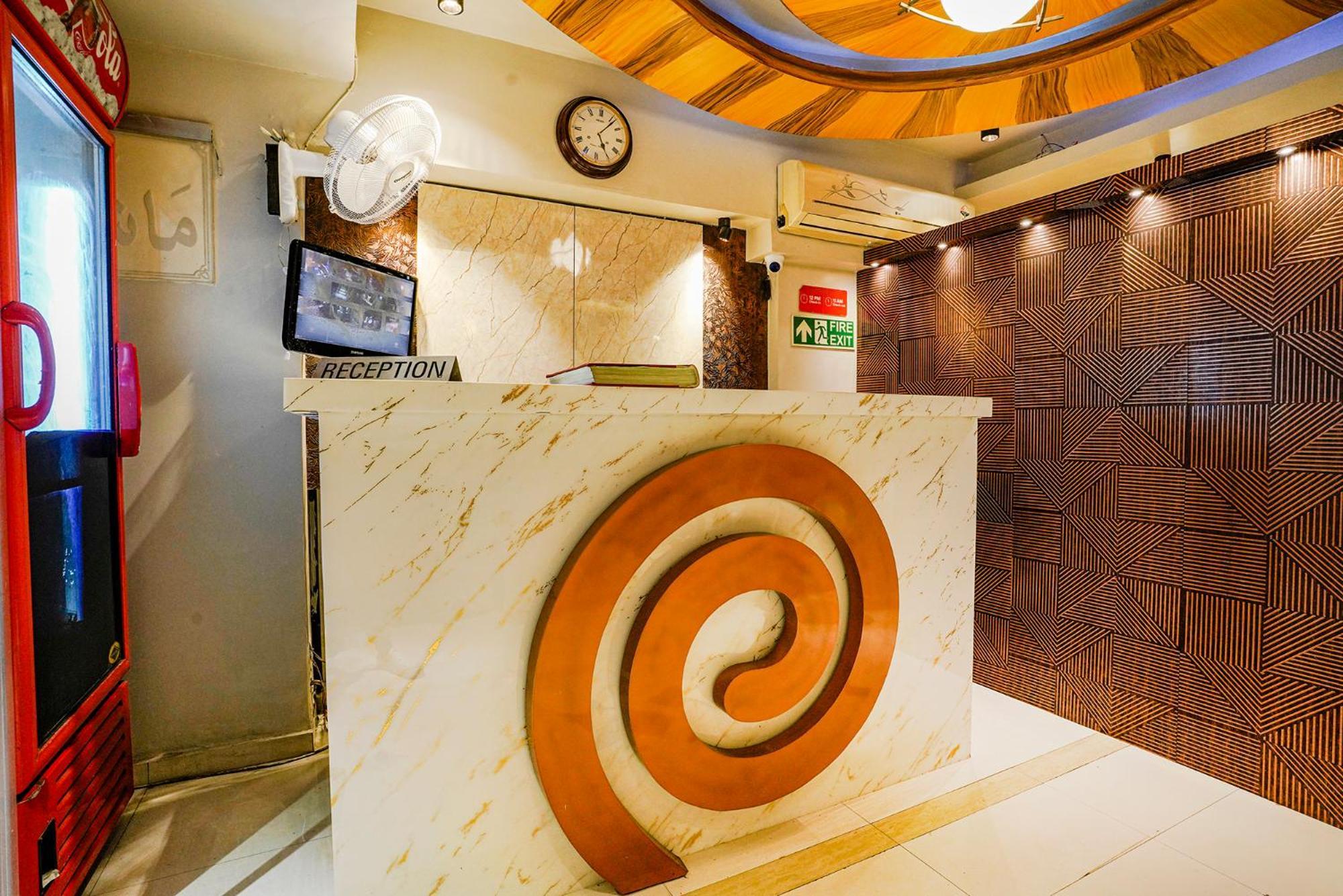 Fabexpress Amber Corp Inn - Nr Nesco Exhibition Center Mumbai Bagian luar foto